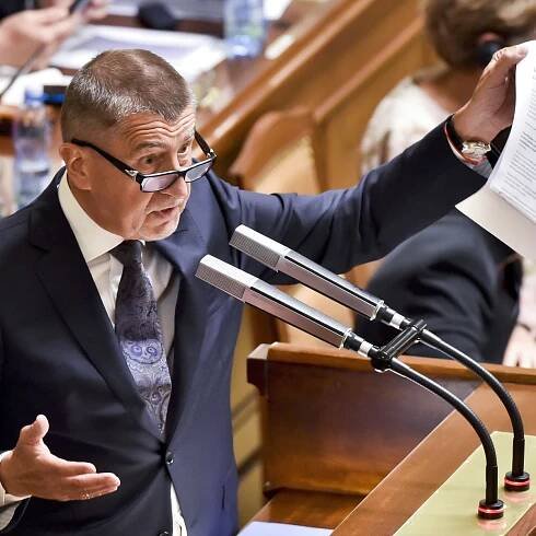 Konec sametu: Důvěra Babišově vládě ukončila polistopadové uspořádání Česka
