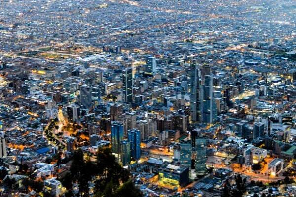 bogota, kolumbie v noci - bogota night - stock snímky, obrázky a fotky