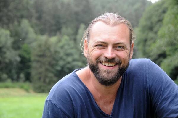 Jsou to chvíle, kdy se chlapi dotýkají své duše, říká pořadatel kurzů pro muže Pavel Kučera