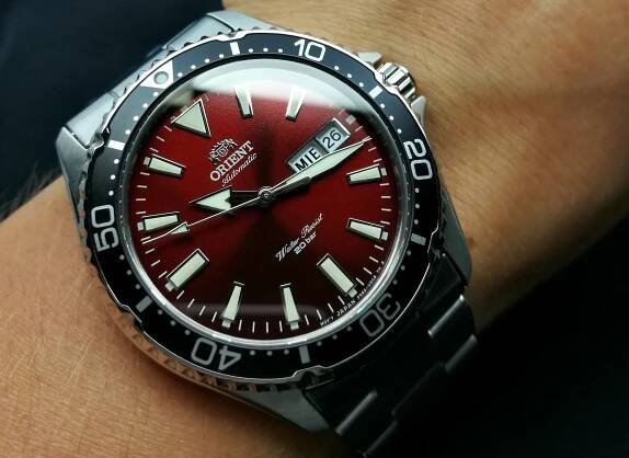 Nemůžete sehnat Seiko SKX? Máme pro vás řešení! – Díl 2. Orient Kamasu RA-AA0003R