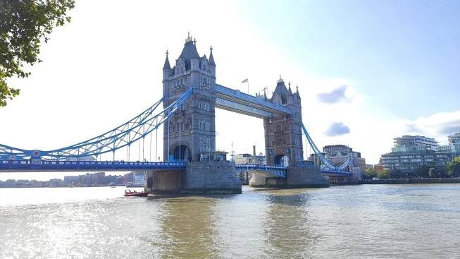 Hrůza u Tower Bridge: Dva mrtví po útoku nožem