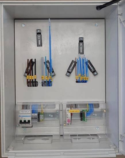 Univerzální elektroměrový rozváděč - DCK Holoubkov Bohemia a.s.