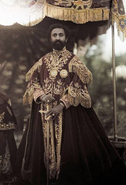 Portrait of the Emperor wearing red and gold