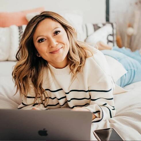career break and travel with Alexandra Jimenez travel fashion girl