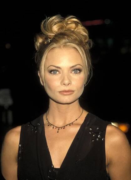 13 Celebrities Who Were Emancipated From Their Parents