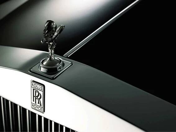 EU zakázala typický znak Rolls Royce. Vadilo, že byl osvětlený - AutoŽivě.cz