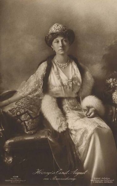 Viktória Lujza Pruská – Wikipédia