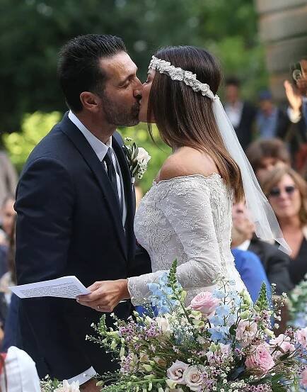 Gigi Buffon při svatbě s Ilarií urazil Alenu Šeredovou před zraky jejich synů: Hosté zůstali v šoku, píše italský tisk