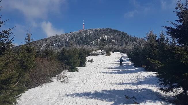 Lysá hora - výstup s kočárkem | Výlety – Akční rodiče