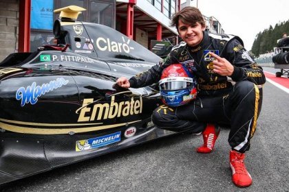 Parádní dárek k narozeninám! Fittipaldi vyhrál ve Španělsku - Sport BULVÁR