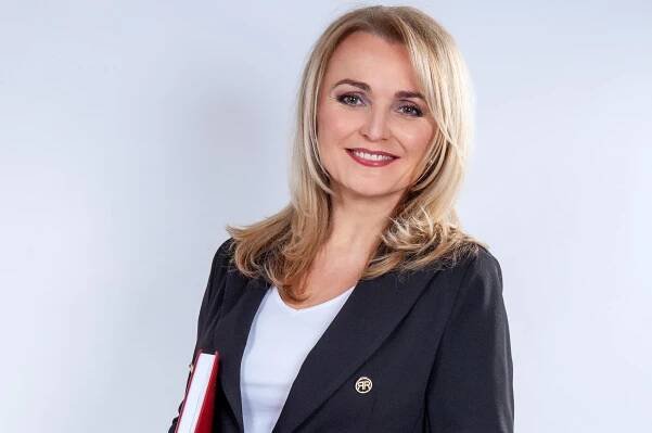 Alena Hlavinková - certifikovaný realitní makléř. foto 1