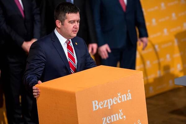 ČSSD zvolila své místopředsedy. Nejvíce hlasů v prvním kole získal Šmarda
