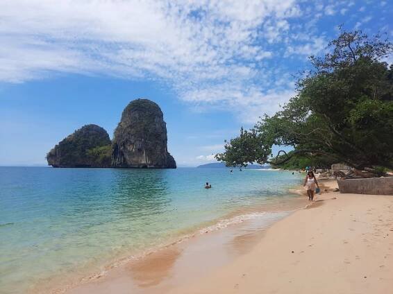 Kde jsou lidi? Krabi a Koh Phi Phi v únoru 2022