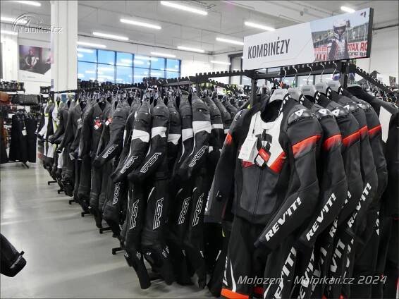Fotogalerie Prodejna MotoZem v Čestlicích oslavila rok | Motorkáři.cz