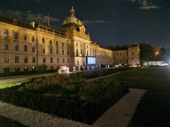 Projekce filmu „Vlny“ v sídle Úřadu vlády ČR