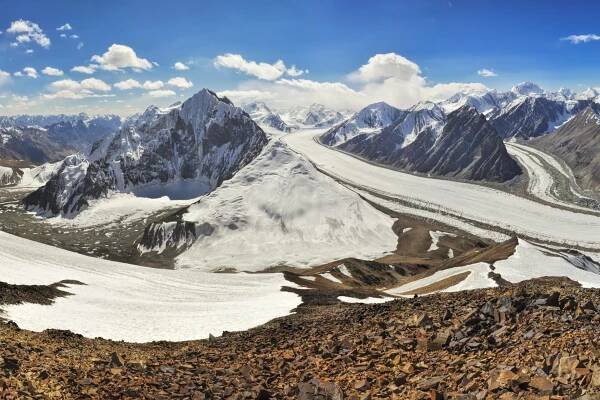 Češi zkoumají změny klimatu v Tádžikistánu, tající ledovce ohrožují tamní ekonomiku