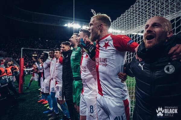 SK Slavia Praha x Sevilla FC 4:3 (Eden) / fotogalerie blackart.cz
