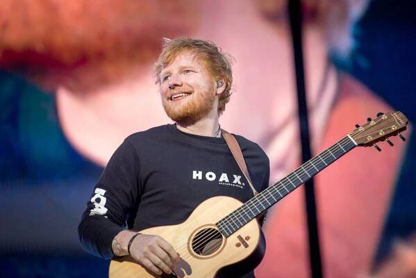 Ed Sheeran nahrál soundtrack k filmu o F1, Dave Grohl řeší další lapálie, Donald Trump se opřel do hudebníků
