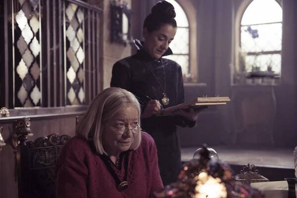 Čarodějnice školou povinné - Série 1 - Rozřazení - Z filmu - Clare Higgins, Raquel Cassidy