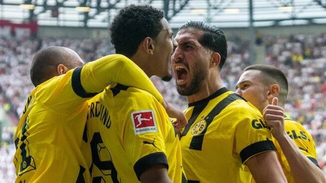 Dortmund je jednu výhru od titulu. Hrubky obrany stály Leverkusen dva body