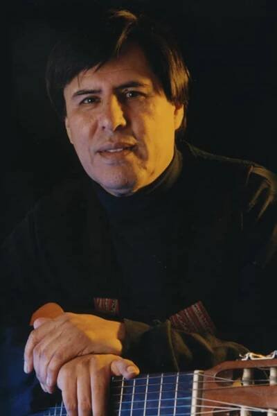 Javier Calderón - Classical Solo Instrumental Guitarist