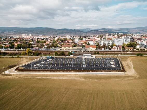 Súbory na stiahnutie: ŽST Pezinok - záchytné parkovisko pre IAD | www.skanska.sk