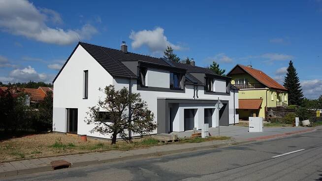 Novostavby dvou řadových rodinných domů v obci Bošovice