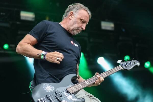 Peter Hook live