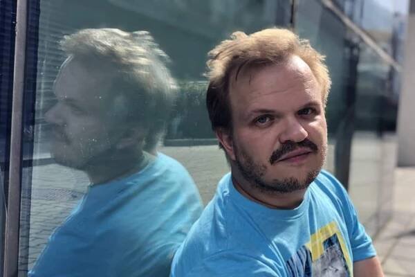 Herec nízkeho vzrastu Michal Noga: Odmietam ponuky, ktoré nie sú o herectve, ale o tom, ako vyzerám (+ podcast) - nm.sk