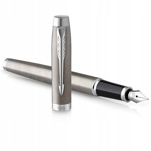 Věčné pero Parker Im Essential Stainless Steel Stříbrné + Pouzdro + Taška Počet kusů v nabídce 1 ks.