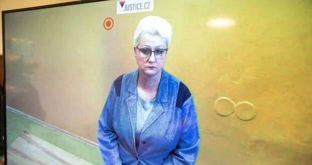Vražedkyně Jaroslava Fabiánová u soudu (30. listopadu 2022)