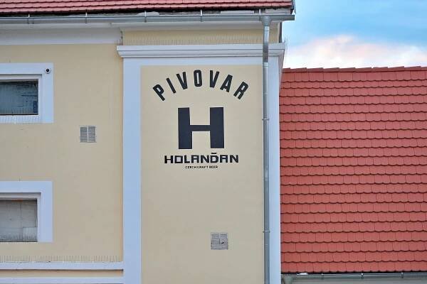 Pivovar Holanďan v Hlízově zahájil letní sezonu. Jako první zahrál Stresor