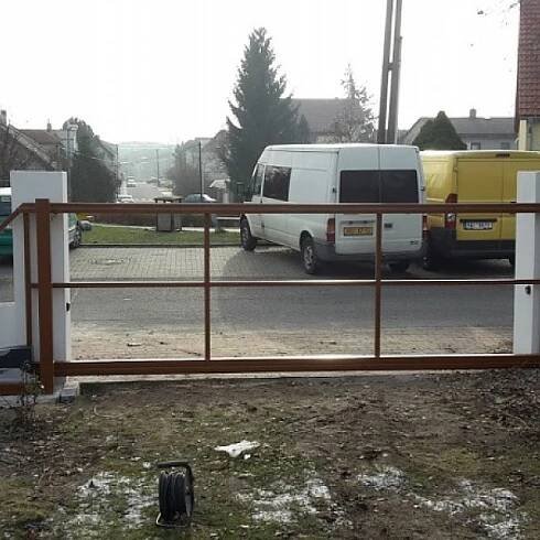 pojízdné vjezdové brány 24