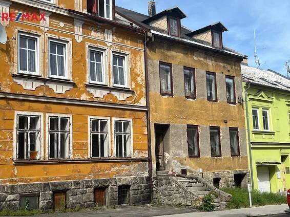 Dům V Centru Nejdku U Karlových Varů - Re/Max Glorion