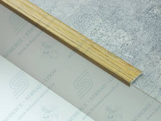 Schodová hrana H34 dub country samolepicí 24,5x10mm skladem 100, 270 cm