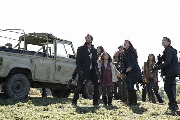 Falling Skies - Ghost in the Machine - Z filmu - Noah Wyle, Moon Bloodgood, Connor Jessup