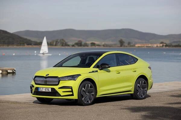 Škoda zvedala ceny: Enyaq zdražil až o 85 tisíc, má ale výbavu navíc. Rostla i Fabia