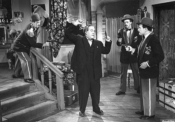 Paavo Hukkinen, Reino Valkama, Runar Schauman, Leo Riuttu - "Jees, olympialaiset", sanoi Ryhmy - Z filmu