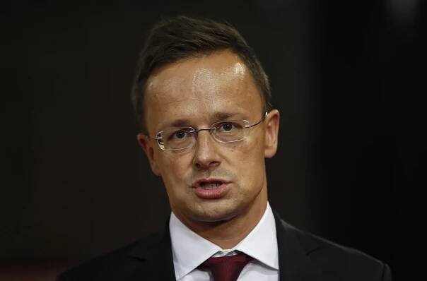 Pre Slovensko a Maďarsko neurobila v kauze zastavenie ropy nič, ostro sa pustil Szijjártó do Európskej komisi