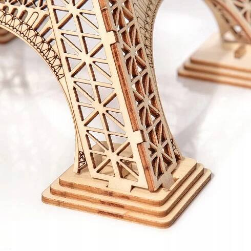 Dřevěné Puzzle Model 3D Little Story - Eiffelova věž 14 let+ Informace o bezpečnosti a shodě výrobku Nutnost použití ochranných prostředků. Nepoužívat v silničním provozu. Nevhodné pro děti mladší než je uvedený věk. Používat pod dohledem dospělé osoby. Pouze pro domácí použití