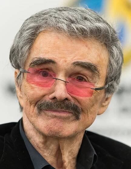 Burt Reynolds makes his debut at Wizard World Comic Con at the Pennsylvania Convention Center on May 9, 2015, in Philadelphia, Pennsylvania | Source: Getty Images