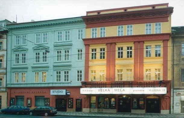 Pražské Švandovo divadlo uvede Vieweghovu Biomanželku