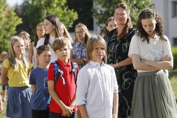 Viktor Sekanina, Theo Schaefer, Natálie Řehořová, Darija Pavlovičová - Kukačky - Epizoda 2 - Z filmu