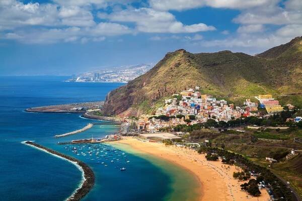 TENERIFE S TREKINGEM - TURISTIKA MEZI SOPKAMI I EXOTICKÝMI SOUTĚSKAMI - Kanárské ostrovy - Poznávací zájezdy | Superzajezdy.cz