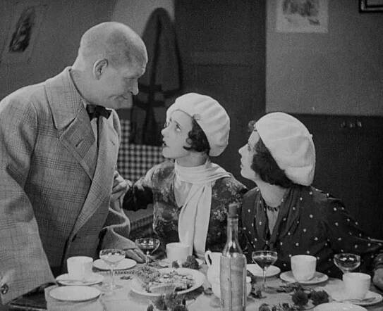Harald Madsen, Nina Kalckar, Marguerite Viby - Pat a Patachon králové módy - Z filmu