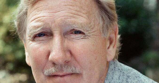 Carry On and Harry Potter legend Leslie Phillips dead age 98
