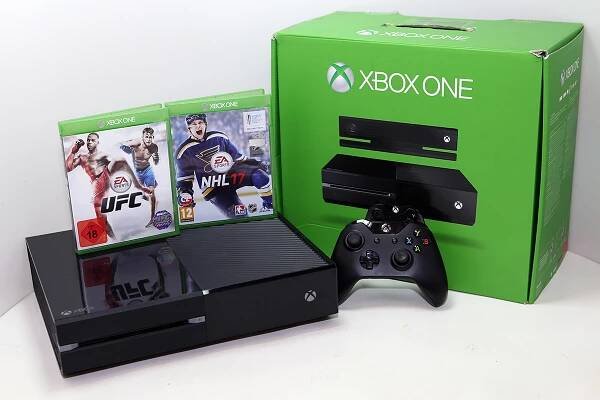 Herní konzole: Microsoft XBOX ONE (500GB, 2x hra)