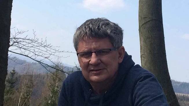 Zakladatel a ředitel Sluňákova Michal Bartoš získal hlavní cenu za dlouhodobý přínos .