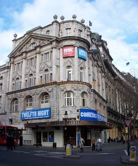 The Novello Theatre on its reopening in December 2005 - Photo M.L.