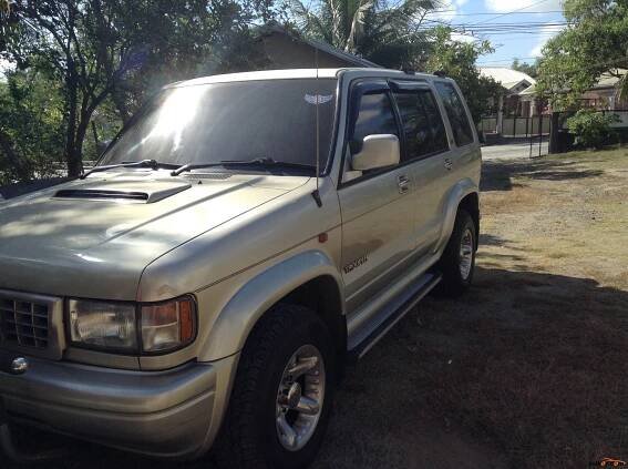 Isuzu Trooper 3 Doors automobil a modelové roky